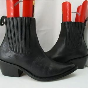 Urban Outfitters Ecote western booties in black